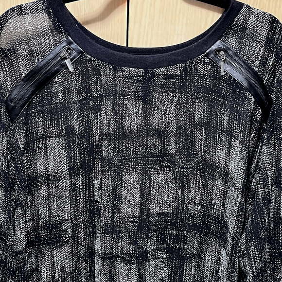 Lane Bryant 22 / 24 3X Tunic Sheer Zip Shoulders Black White Crosshatch Edgy - Picture 3 of 12